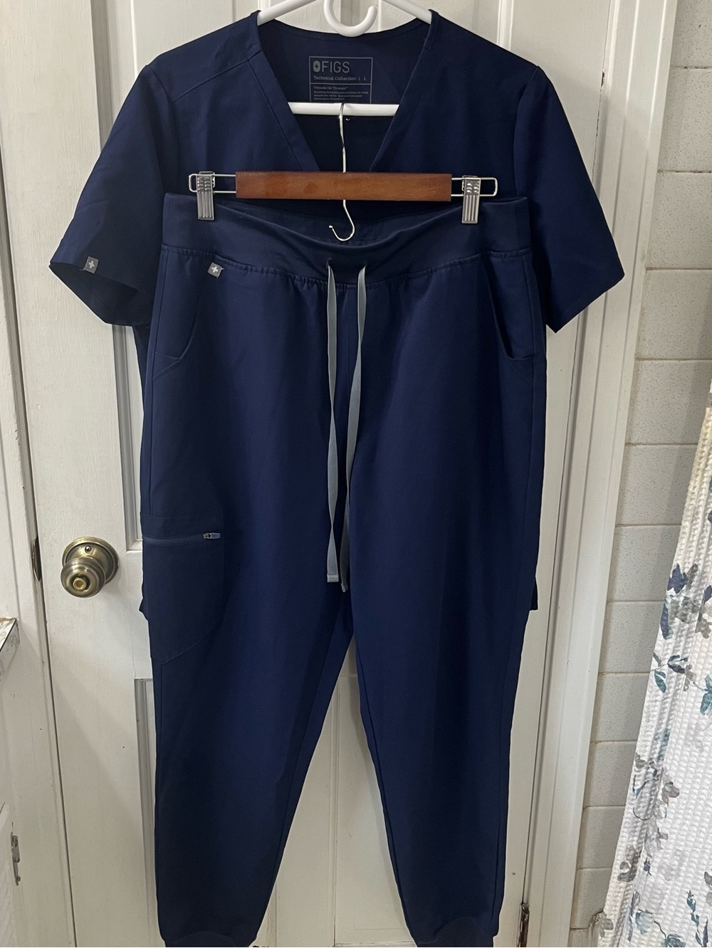 FIGS Navy Blue Women's Scrub Set Large Catarina Top & Zamora Joggers L
